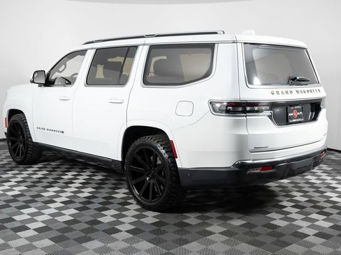 Used 2022 Jeep Grand Wagoneer Series III w/ Rear Seat Video Group 1 image 4