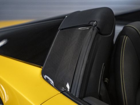 Used 2018 Ferrari 488 Spider RWD image 28