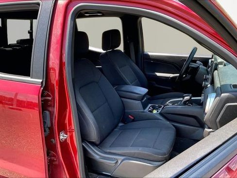 Used 2024 Chevrolet Colorado LT w/ LT Convenience Package II RWD image 19