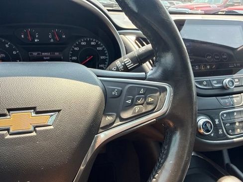 Used 2022 Chevrolet Malibu LT w/ Leather Package FWD image 12
