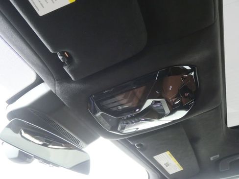 Certified 2025 BMW 740i image 25