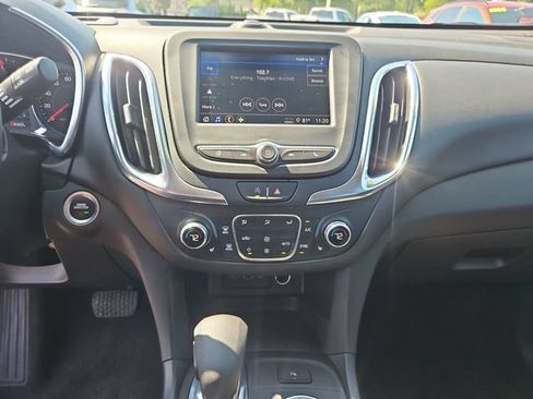 Used 2024 Chevrolet Equinox LT FWD image 18