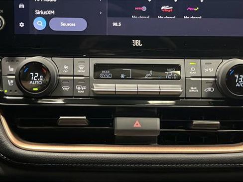 Used 2024 Toyota Grand Highlander AWD Hybrid image 18