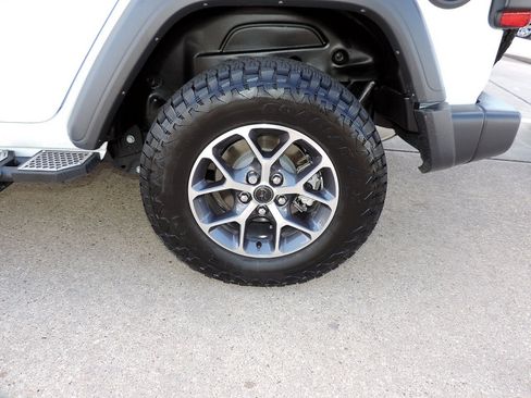 Used 2025 Jeep Wrangler Unlimited Sport AWD/4WD image 9