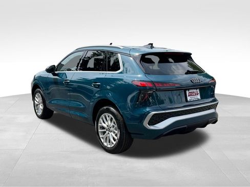 New 2026 Audi Q3 quattro 2.0T AWD/4WD image 5