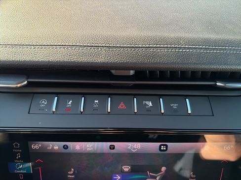 New 2026 Jeep Grand Cherokee Limited w/ Limited Altitude Package image 38