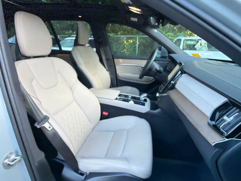 Used 2025 Volvo XC90 B6 Plus AWD/4WD image 18