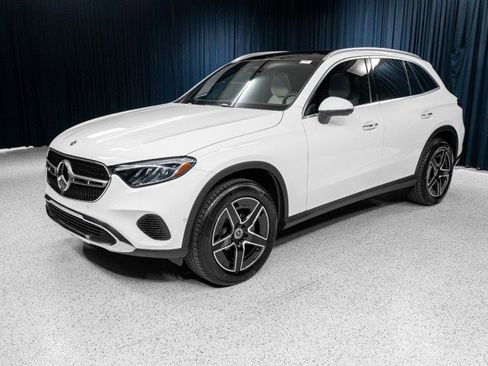 Certified 2026 Mercedes-Benz GLC 300 image 1