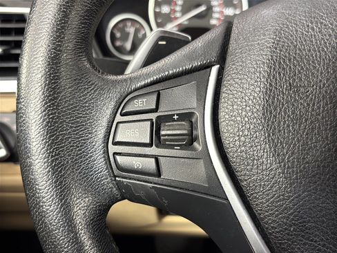 Used 2017 BMW 330i Sedan RWD image 18