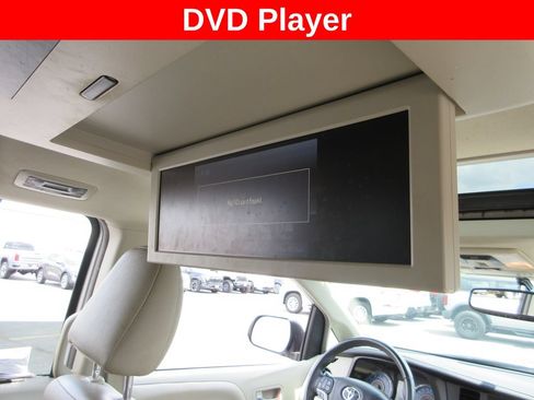 Used 2016 Toyota Sienna XLE Premium FWD image 19