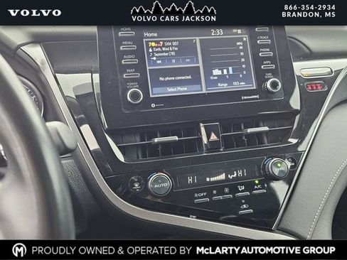 Used 2024 Toyota Camry SE image 9