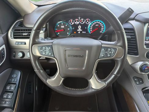 Used 2019 GMC Yukon XL Denali w/ Denali Ultimate Package AWD/4WD image 17