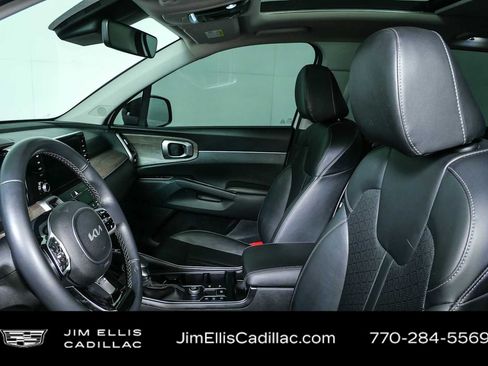 Used 2023 Kia Sorento EX w/ Panoramic Sunroof Package FWD image 5