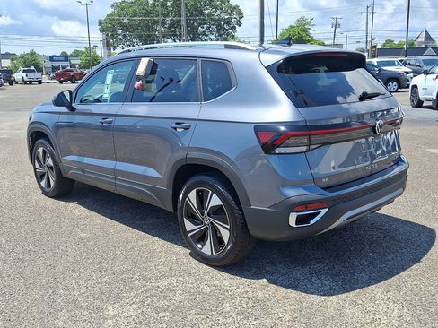 New 2025 Volkswagen Taos SE AWD/4WD image 7