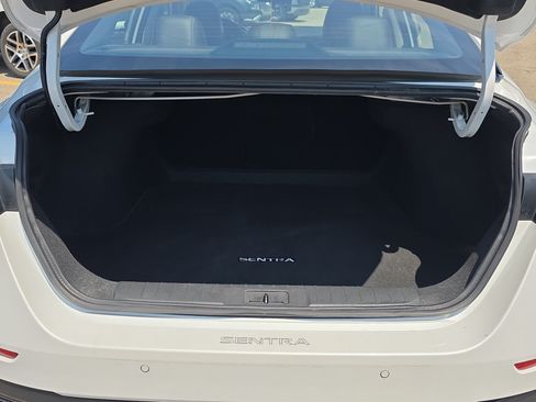 Used 2025 Nissan Sentra SR w/ SR Premium Package FWD image 4