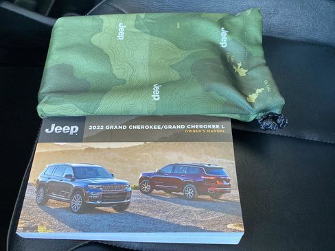 Used 2022 Jeep Grand Cherokee L Limited AWD/4WD image 49