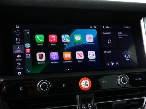 Certified 2025 Porsche Macan AWD image 16