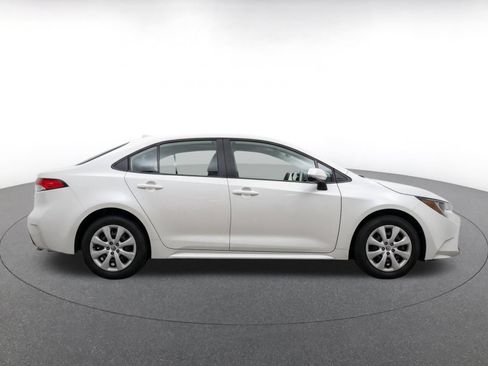 Used 2025 Toyota Corolla LE FWD image 10