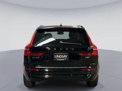 Used 2023 Volvo XC60 B5 Core AWD/4WD image 11