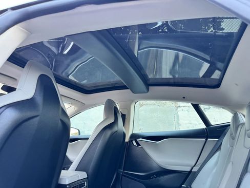Used 2013 Tesla Model S image 19