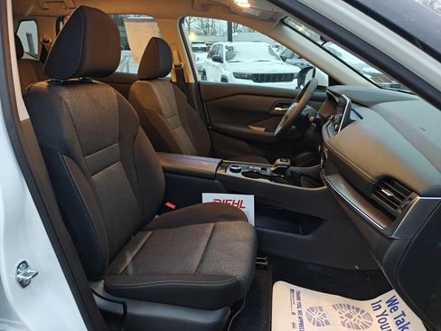 Used 2026 Nissan Rogue SV image 14