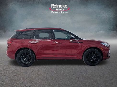 Used 2026 Lincoln Corsair Reserve image 4