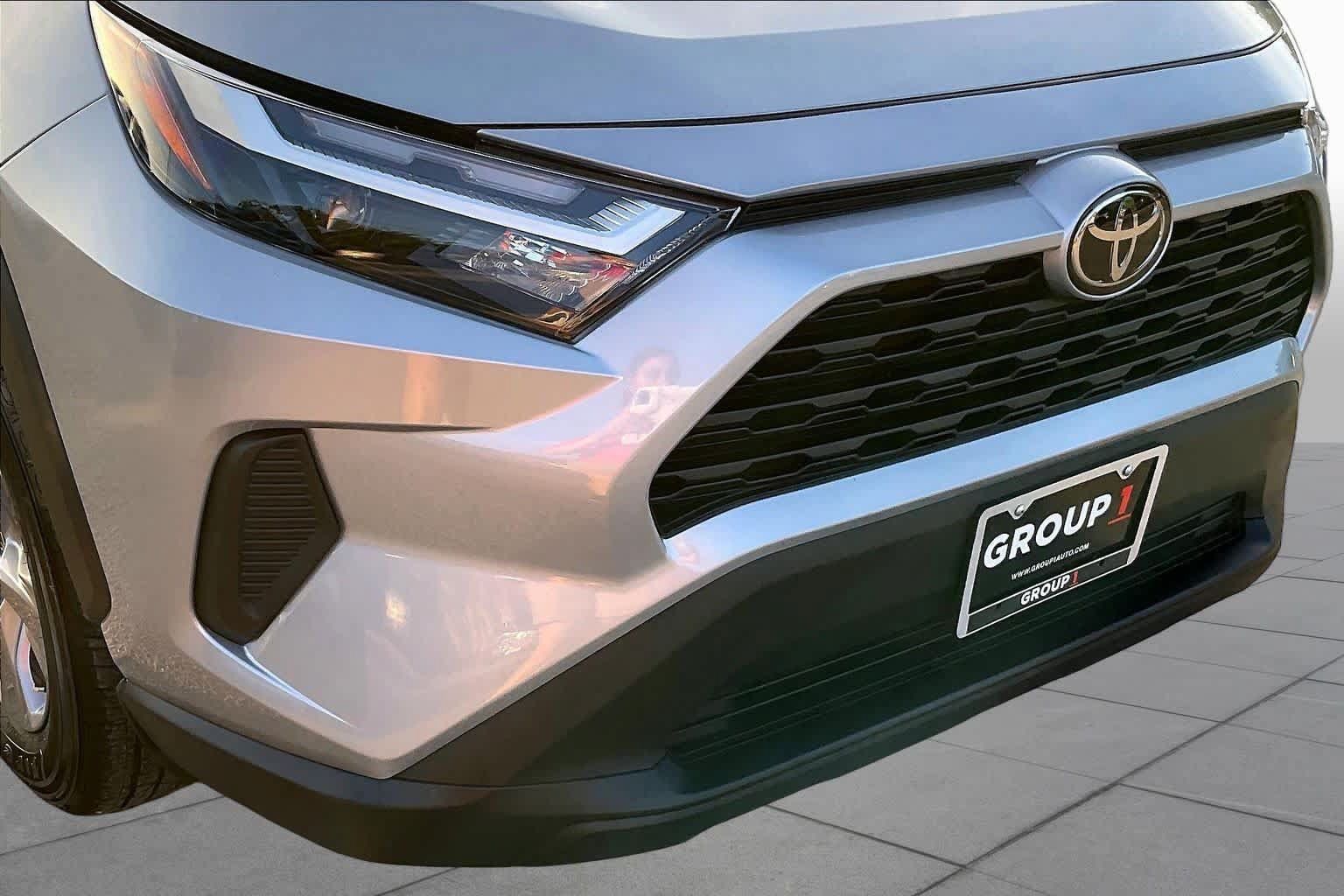 Used 2025 Toyota RAV4 XLE w/ Weather Package AWD/4WD image 29