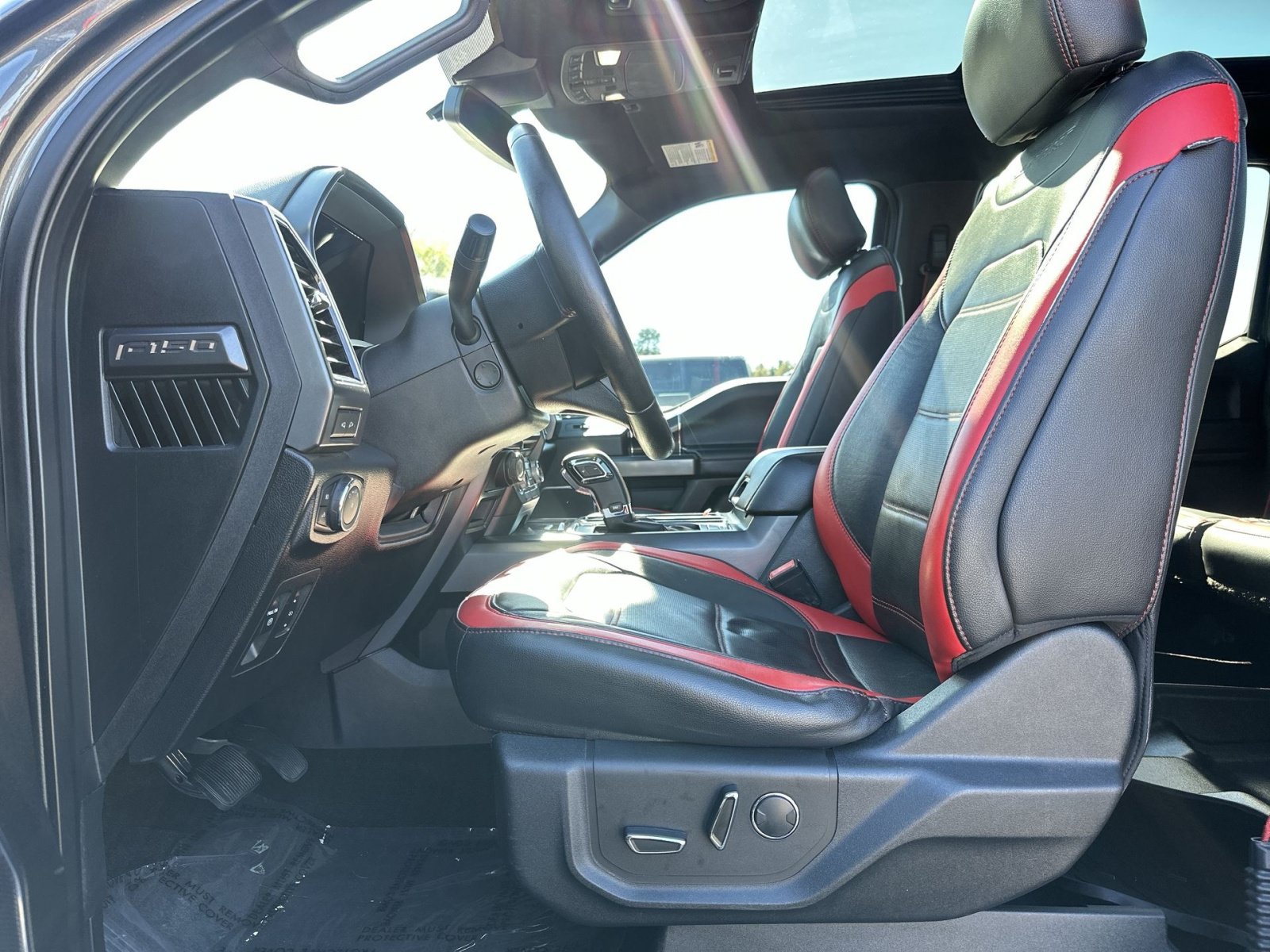 Used 2018 Ford F150 Lariat w/ Equipment Group 502A Luxury AWD/4WD image 14