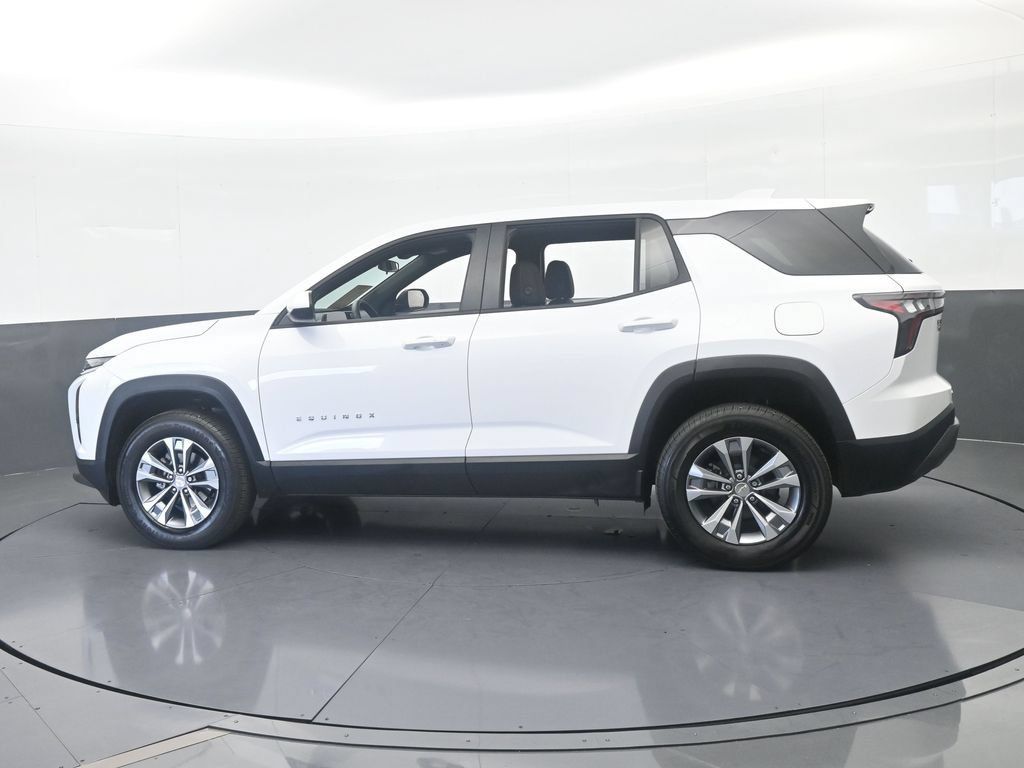Used 2026 Chevrolet Equinox LT FWD image 3