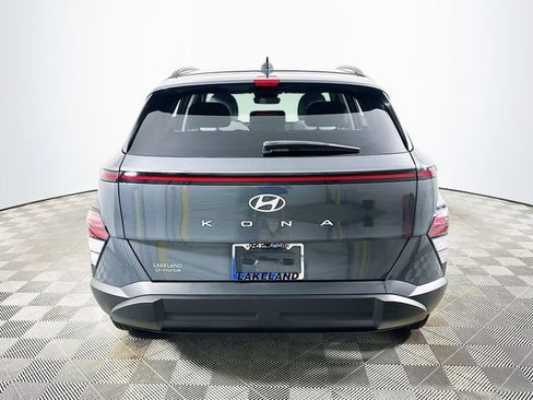 Used 2024 Hyundai Kona SEL w/ Convenience Package FWD image 4