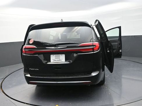 New 2026 Chrysler Pacifica Select image 31
