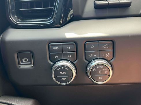 Used 2023 GMC Sierra 1500 AT4X w/ AT4X AEV Edition AWD/4WD image 12