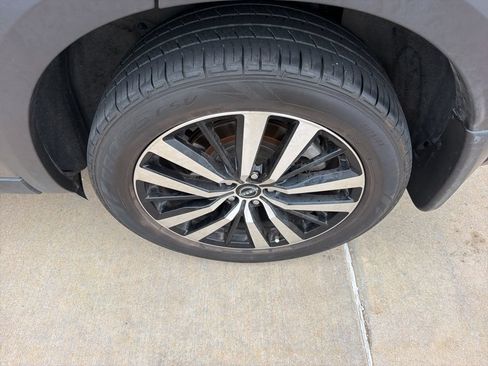 Used 2024 Nissan Pathfinder Platinum w/ Cargo Package FWD image 9