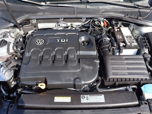 Used 2015 Volkswagen Golf TDI FWD image 34