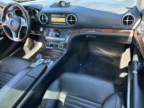 Used 2013 Mercedes-Benz SL 550 image 12