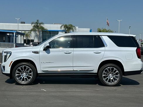 Used 2026 GMC Yukon Denali w/ Sun & Power Step Package AWD/4WD image 8