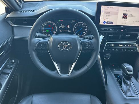 Certified 2023 Toyota Venza XLE AWD/4WD image 14