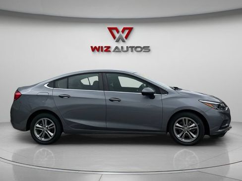 Used 2018 Chevrolet Cruze LT FWD image 5