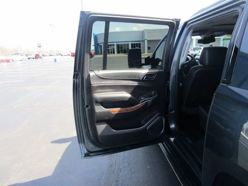 Used 2020 Chevrolet Suburban Premier image 21