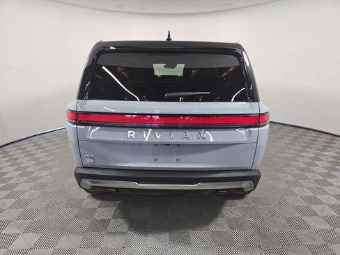 Used 2024 Rivian R1S Adventure image 4