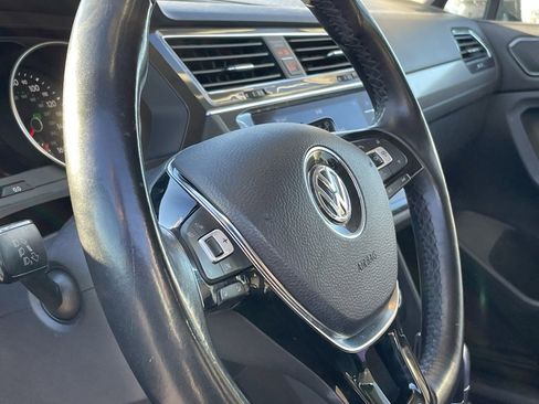 Used 2018 Volkswagen Tiguan SE image 5