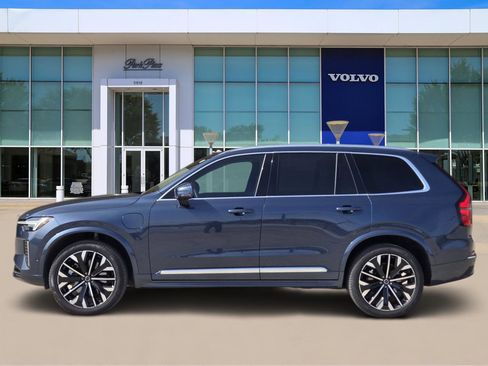 Used 2025 Volvo XC90 T8 Plus w/ Protection Package Premier image 3