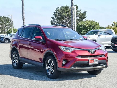 Used 2018 Toyota RAV4 XLE FWD image 3