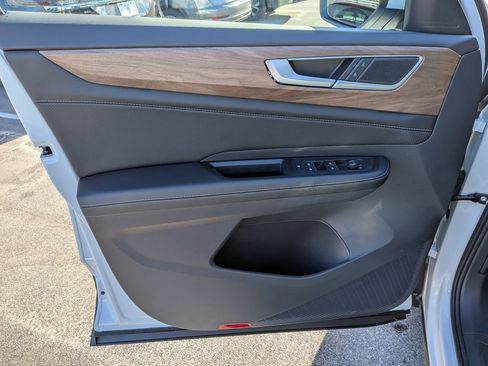 New 2026 Volkswagen Atlas SE image 11