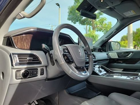 Used 2018 Lincoln Navigator L Reserve AWD/4WD image 10
