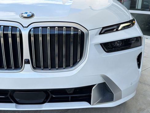 Used 2026 BMW X7 xDrive40i AWD/4WD image 10