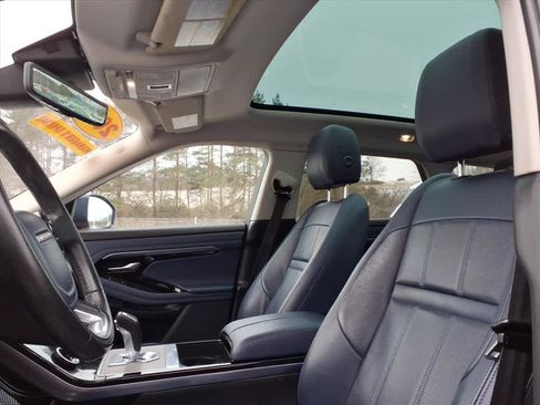 Used 2020 Land Rover Range Rover Evoque SE image 8