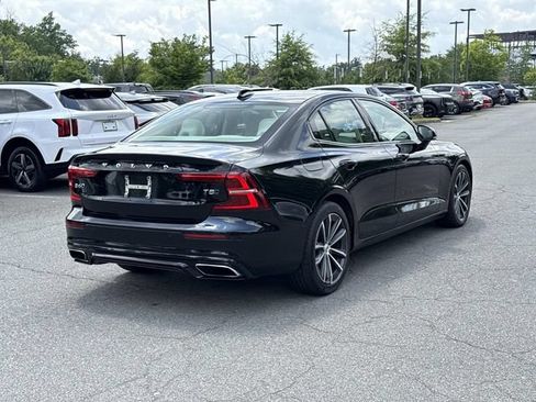 Used 2021 Volvo S60 T5 Momentum w/ Premium Package AWD/4WD image 2