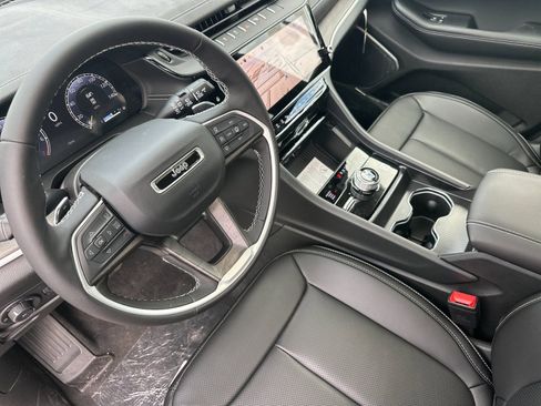 New 2026 Jeep Grand Cherokee L Limited AWD/4WD image 10
