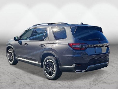 New 2026 Honda Pilot Touring image 2